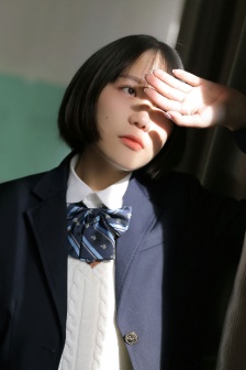 年轻女教师4hd中文